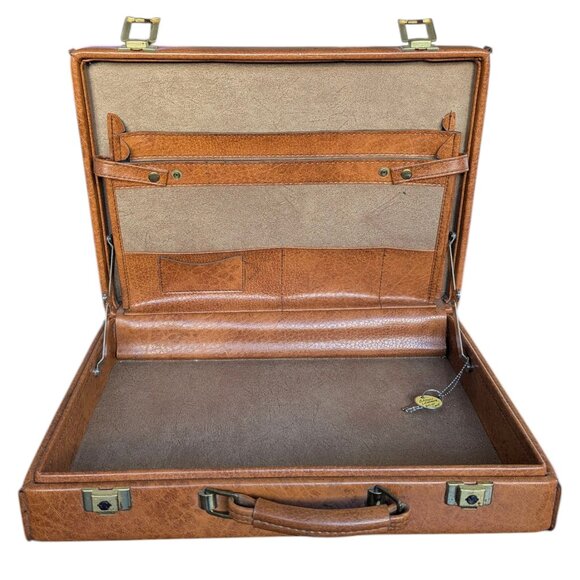 Vintage 1950/1960s Faux Leather Briefcase w locking latch - 2 keys included - Picture 5 of 16
